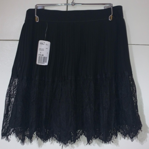 NWT Forever 21 size small black lace skirt - Picture 1 of 4